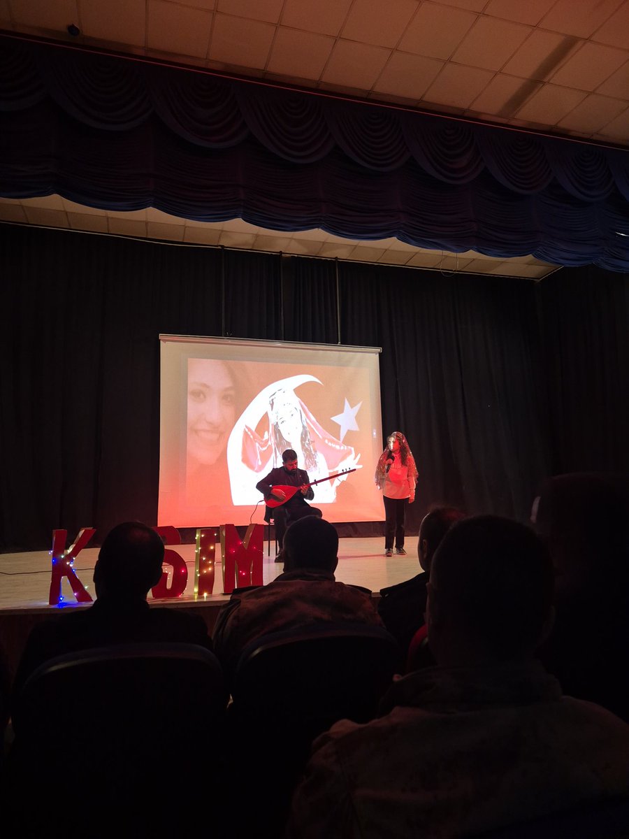 Aşkale Anadolu İmam Hatip Lisesi olarak 24 Kasım Öğretmenler Günü ilçe programımızı Halk Eğitim Merkezi’nde gerçekleştirdik. 
Bu anlamlı programın hazırlanmasında emeği geçen tüm öğretmenlerimize ve görev alan öğrencilerimize gönülden teşekkür ediyoruz. 
#24KasımÖğretmenlerGünü