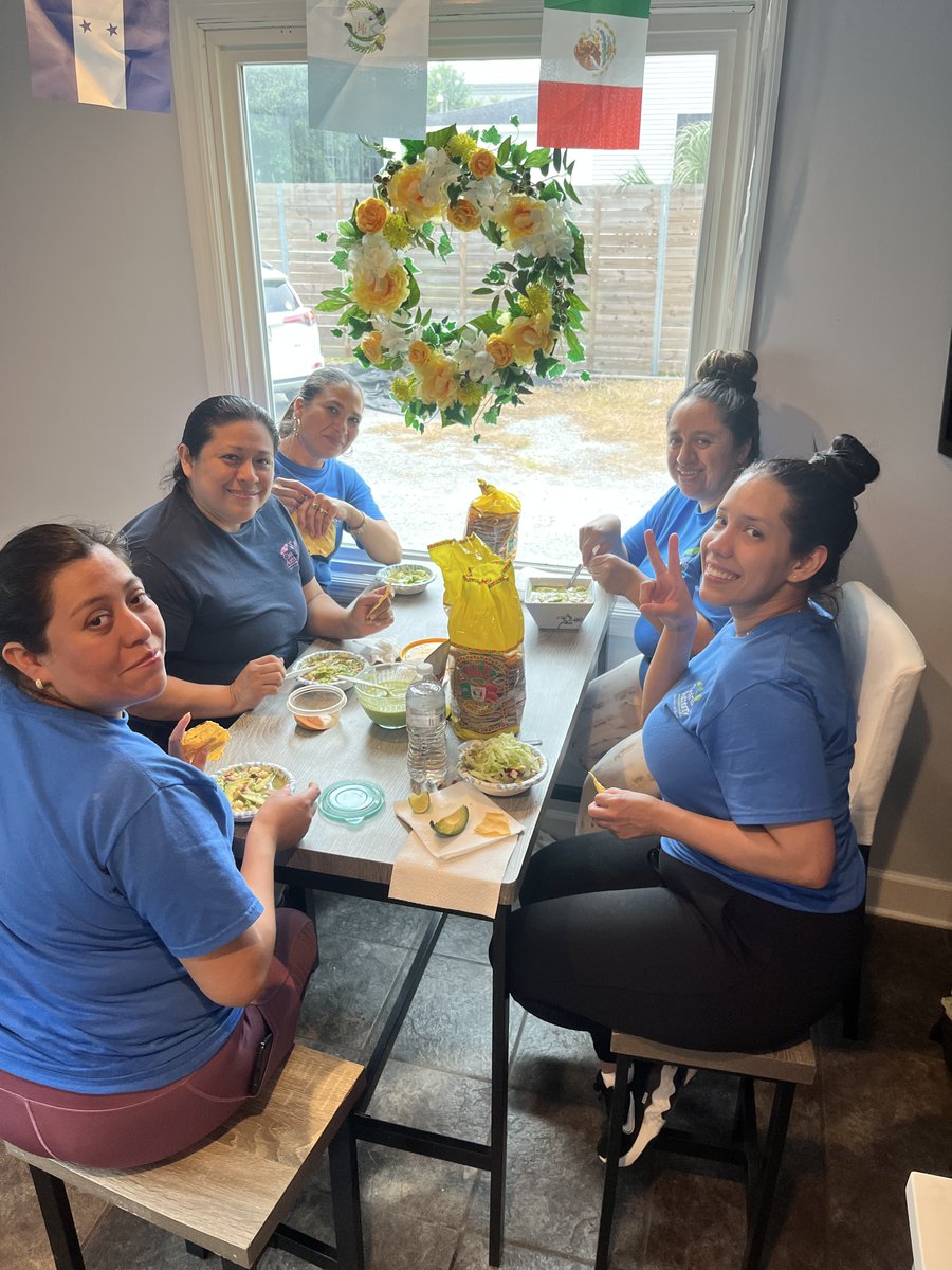 LifeatTCA's tweet image. The Cleaning Authority - Charleston kicked off the holiday season with a Pre-Thanksgiving Employee Appreciation event, sharing gratitude and good cheer. 🍂✨

Thank you to an incredible group of employees who make every day brighter. 💛

#LifeAtTCA #Thankful #GivingThanks