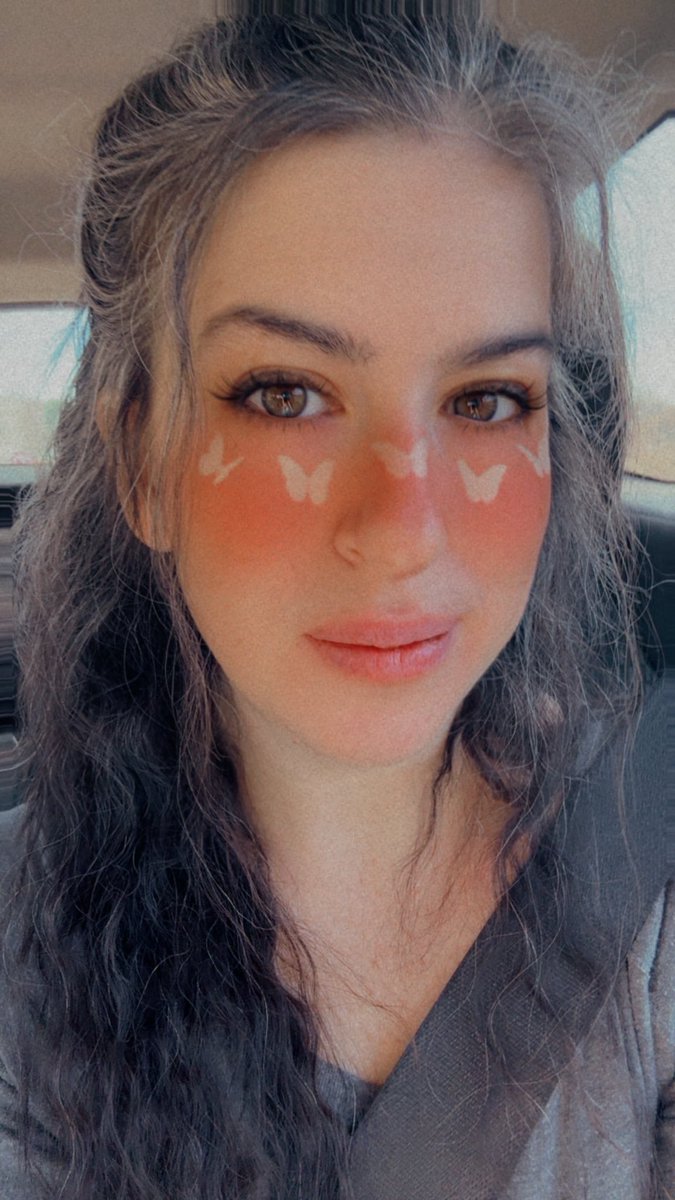 PrincessLizzzie's tweet image. Honestly? I’m too cute for excuses.
If you’re not paying, you’re just… staring. And I don’t entertain broke hobbies.