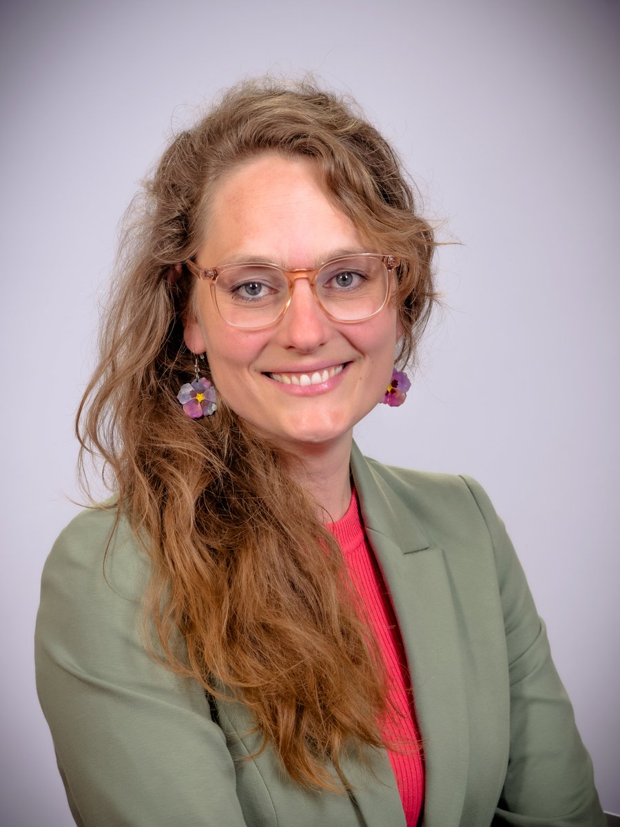 🔍 In gesprek met raadslid Eline Kippers-van Lint (GroenLinks)
💬“Natuurinclusiviteit op de kaart zetten, dat is waar ik het meest trots op ben. Zo bouwen we duurzaam én met oog voor planten en dieren.”
Lees het hele interview: dewolden.raadsinformatie.nl/info/wat_doet_…
#DeWolden #verkiezingen2026