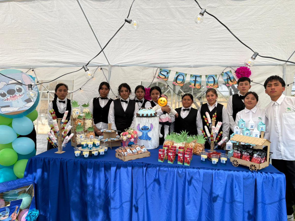 CECyTEHChilcuau's tweet image. 🍬👩‍🍳 Estudiantes del Componente de Preparación de Alimentos y Bebidas del grupo 5C realizan la práctica “Montaje de mesa de Dulces con la temática Stitch”💙
#SomosUnEquipoTransformandoElFuturo
@CECyTEHidalgo @edmundo_rmz