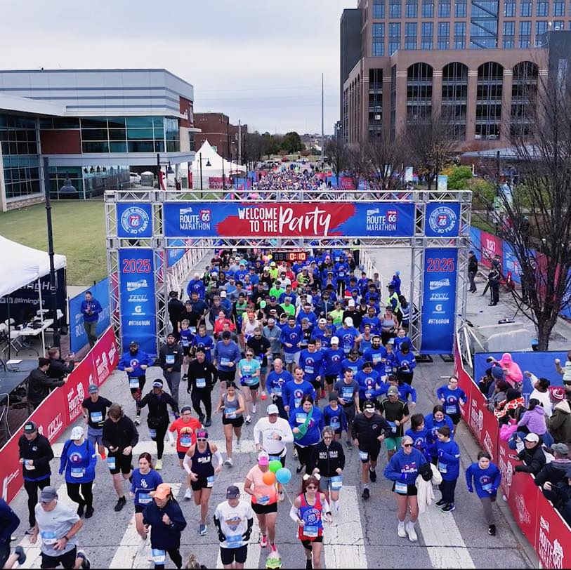 ScimitarUSA's tweet image. What a weekend!

Congrats to everyone who took on the Route 66 5K, Half &amp;amp; Marathon—and to the pacer crew for bringing the speed and the style.

📸 @route66marathon
  
#Running #RunningSeason #CustomSportswear #CustomClothing