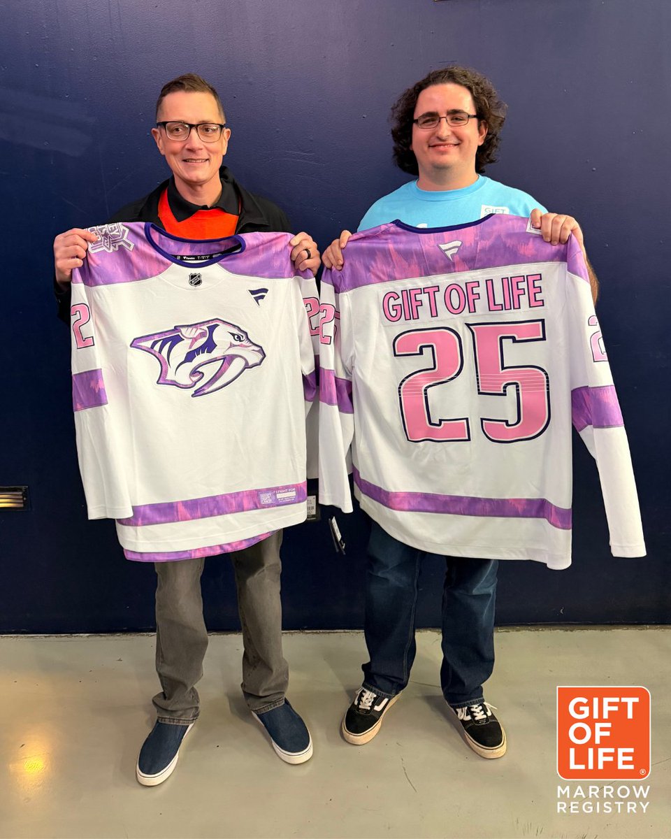 GiftofLife's tweet image. Last night at #HockeyFightsCancer with the @predsnhl, donor Hayden met his stem cell recipient William for the first time. 🏒 Hayden swabbed at @msstate and later learned he was William’s match as he battled AML (BPDCN). A moment their families will never forget. @PredsFoundation