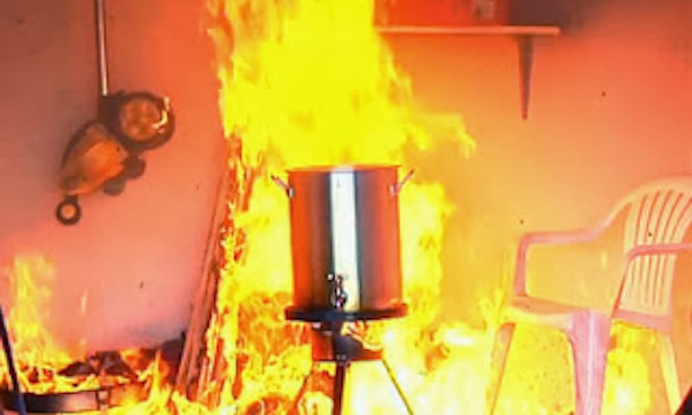 AbmInsurance's tweet photo. Did you know that home cooking fires are three times more likely to happen on Thanksgiving Day than any other day besides Christmas? https://t.co/YunGhDE1Hk https://t.co/z24ebkbvRH