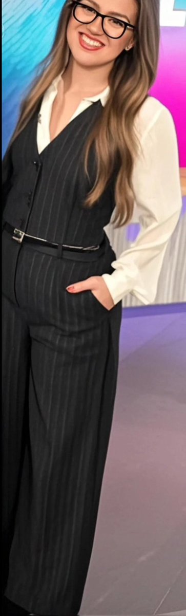 AmyElden's tweet image. ...🌟⭐️🌟⭐️🌟⭐️🌟⭐️🌟⭐️

I Had To Do It Yall, It Was Giving Sexy Busines Woman Vibes ..👩‍💼😍I Figured  A Little Something Was Missing ....😉😉

@kellyclarkson
@KellyClarksonTV 

#kelly #KC #KellyClarkson #queen #queen #queenkelly #myqueen #myqueen #Mother #mymother #motherKC…