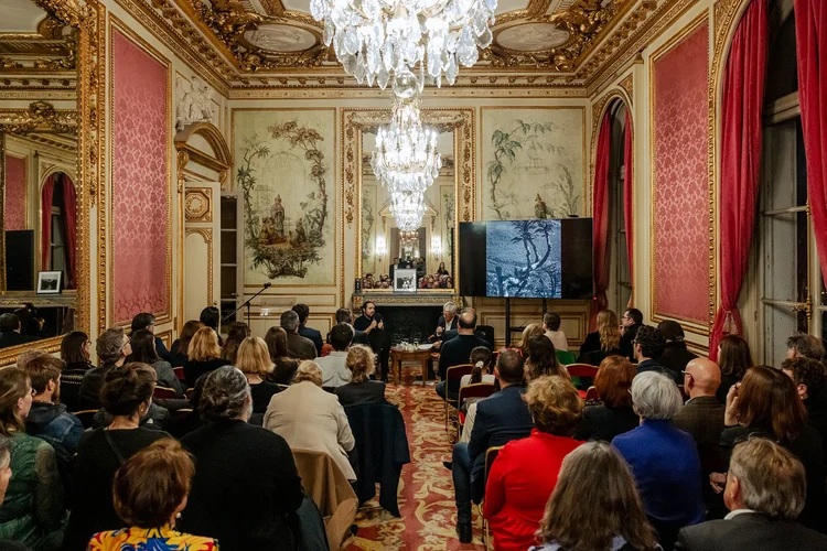 Embajada de Chile en Francia tweet media