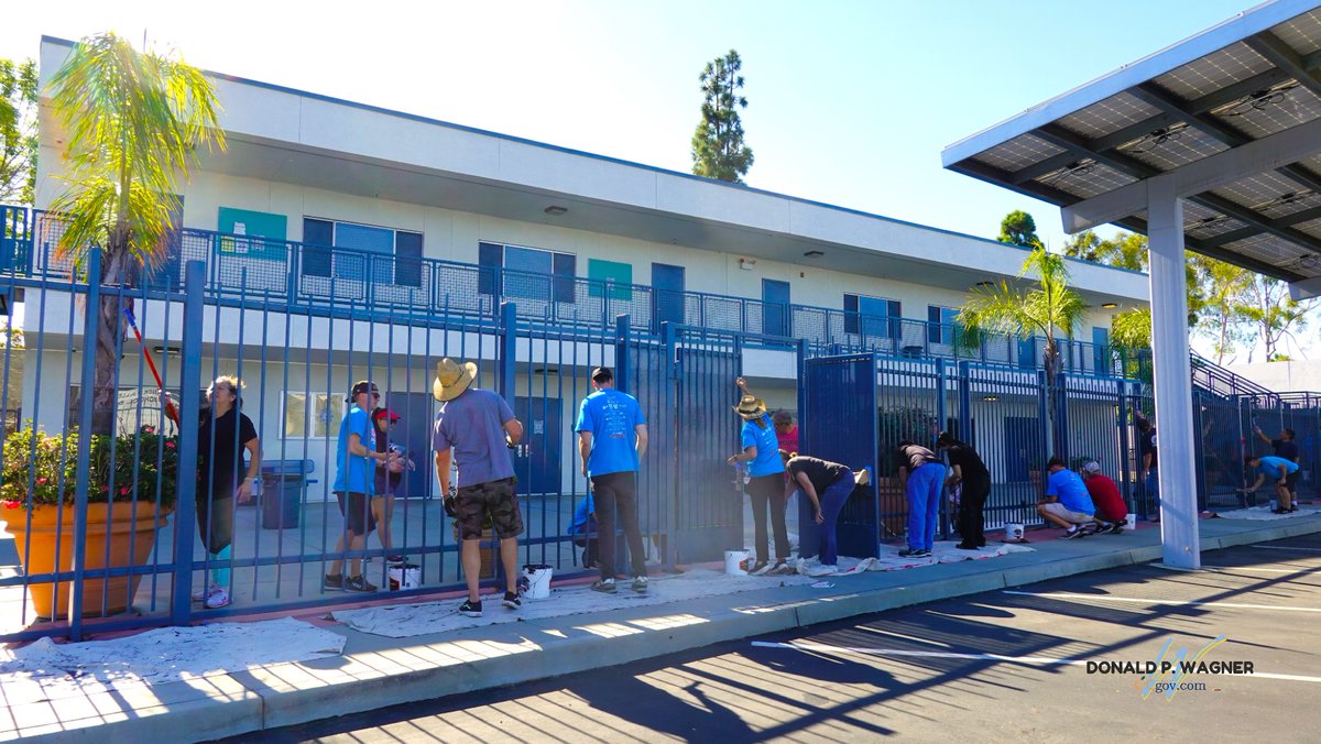 My Community Outreach Director, Saga Conroy, joined Mission Viejo Christian Church (MVCC) to help Silverado High School with fence painting, and toured its donation center. 

A big thanks to MVCC for its local volunteer events.