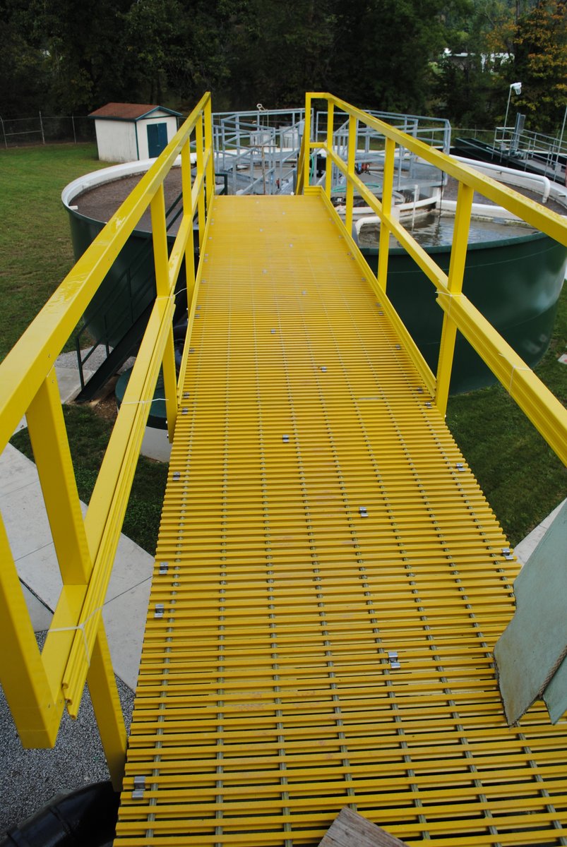 strongwellmc's tweet photo. This week's featured fabrication project is within the #WWTF #WWTP sector. #madeinusa #EXTREN , #DURADEK, and #SAFRAIL were used chosen over galvanized metal for a solid separator platform due to installation and maintenance concerns. Learn more here: https://t.co/V8puTcb6Vp https://t.co/FmvNQC1nXN