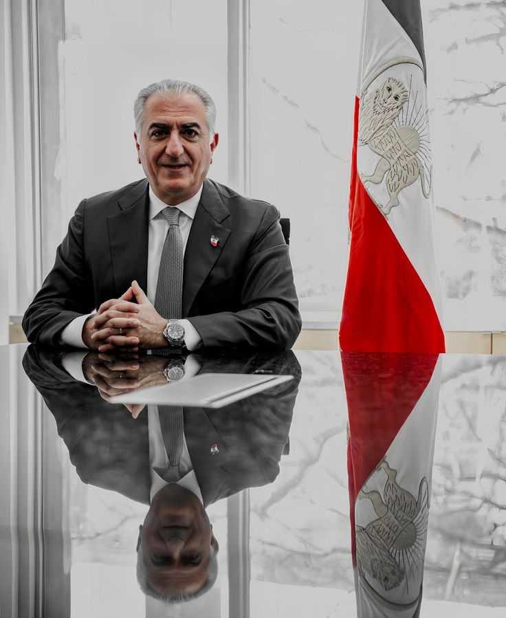 MrHiccup42's tweet image. پفیوزا دیدید که ما نه از اسرائیل بلکه از داخل همین مملکت فریاد می‌زنیم جاویدشاه.

هر کسی که از داخل ایران فعالیت می‌کنه اینجا یه جاویدشاه بزنه تا همدیگرو پیدا کنیم...