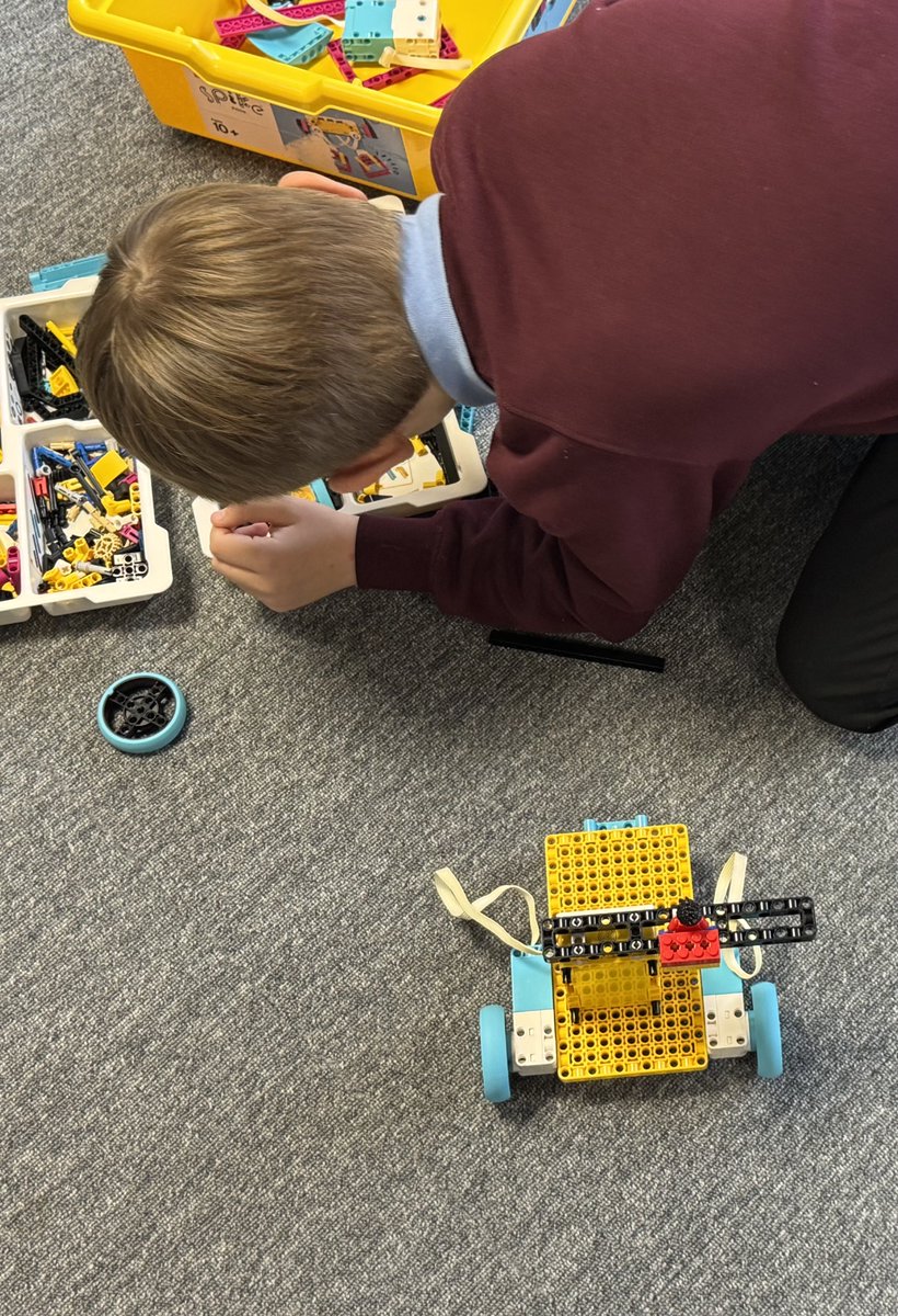 raisingrobots's tweet image. A fantastic start to a week of #STEM activities in ⁦@EastAyrshire⁩⁩ - P5, 6 &amp;amp; 7 from ⁦@BellsbankPS⁩ were robot engineers for the day! 🙌 
Brilliant teamwork, problem-solving, building &amp;amp; coding teams! 👏 🤖  
 
⁦@rafyouthengage⁩ ⁦⁦⁦@LEGO_Education⁩