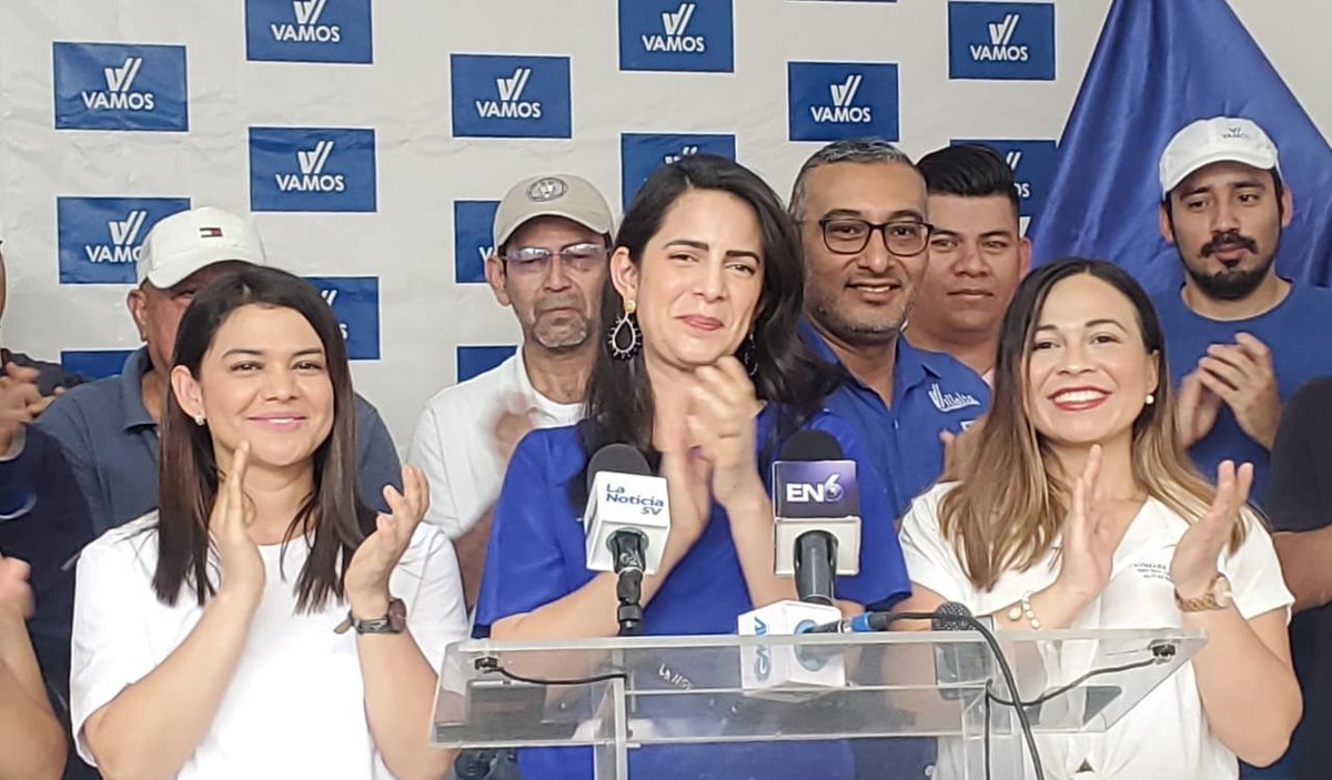 #ElSalvador 

VAMOS cierra su Asamblea sin definir candidatura presidencial para 2027 

<a href="/ClaudiaOrtizSV/">Claudia Ortiz</a>  ha sido mencionada por simpatizantes como posible candidata presidencial, sin embargo no hay definiciones al respecto. liberalsv.com/vamos-cierra-s… #Política Foto referencia