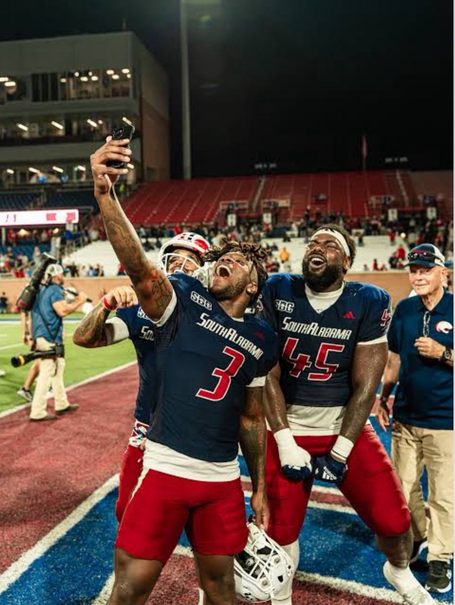 After a great conversation with <a href="/Trew30_/">Coach TREW</a>, I’m blessed to receive another D1 Offer from South Alabama!! #agtg  <a href="/RichardBevill4/">Coach Richard Glenn Bevill</a> <a href="/coachmarkf/">Mark Freeman</a> <a href="/Coachdefoor2015/">Coach D-4</a> <a href="/JHaglerDBZ/">Coach Hagler</a> <a href="/AL7AFootball/">Alabama7AFootball</a> <a href="/WARRIORNATION20/">Thompson Football</a> <a href="/RecruitWarriors/">Thompson Recruiting</a> <a href="/TomLoy247/">Tom Loy</a>