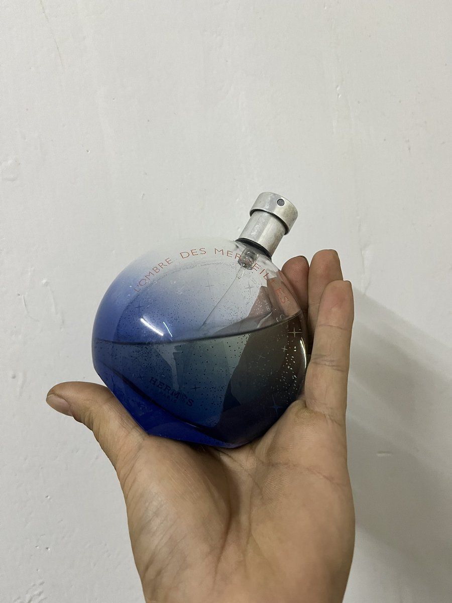 Ansel020819's tweet photo. Hermès L'Ombre des Merveilles
夜晚真的很適合這樣的淡香
有點神秘感又不會讓人有距離感 https://t.co/p8UFesY4vG