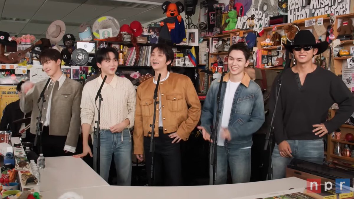 sounds_of_cheol's tweet image. SEVENTEEN TINY DESK CONCERT 🖤

#타이니데스크에서_세븐틴_라이브
#SEVENTEENatTinyDesk @pledis_17
