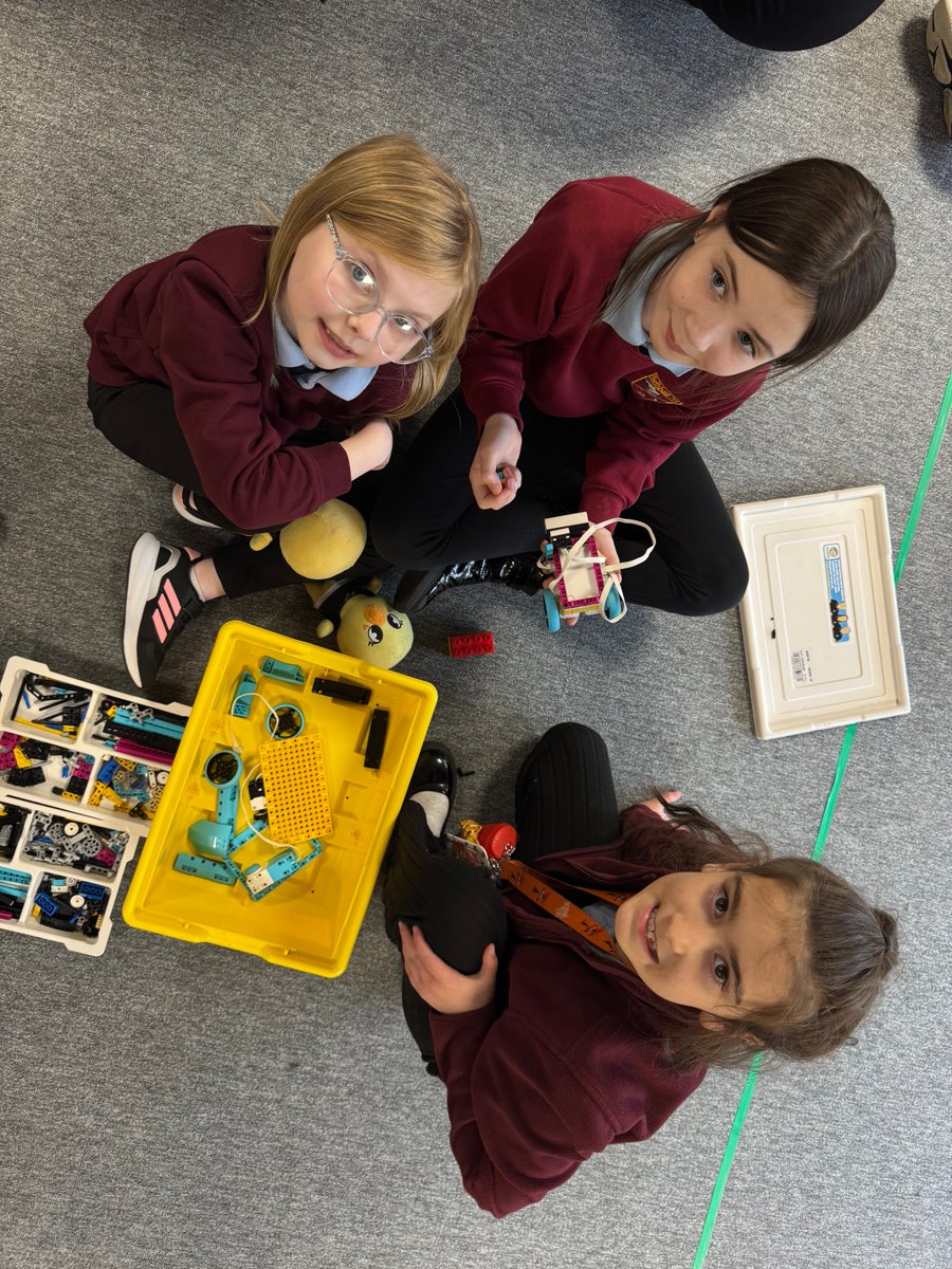raisingrobots's tweet image. A fantastic start to a week of #STEM activities in ⁦@EastAyrshire⁩⁩ - P5, 6 &amp;amp; 7 from ⁦@BellsbankPS⁩ were robot engineers for the day! 🙌 
Brilliant teamwork, problem-solving, building &amp;amp; coding teams! 👏 🤖  
 
⁦@rafyouthengage⁩ ⁦⁦⁦@LEGO_Education⁩