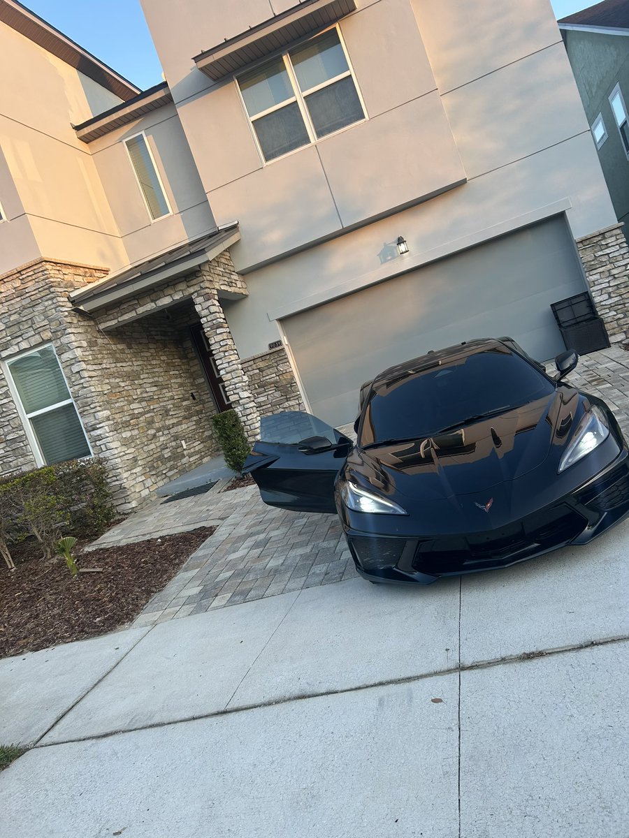 Giffydemon6's tweet photo. live life once, so ima live it to da fullest 💨 https://t.co/40PnDtAV7C