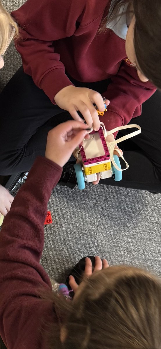 raisingrobots's tweet image. A fantastic start to a week of #STEM activities in ⁦@EastAyrshire⁩⁩ - P5, 6 &amp;amp; 7 from ⁦@BellsbankPS⁩ were robot engineers for the day! 🙌 
Brilliant teamwork, problem-solving, building &amp;amp; coding teams! 👏 🤖  
 
⁦@rafyouthengage⁩ ⁦⁦⁦@LEGO_Education⁩