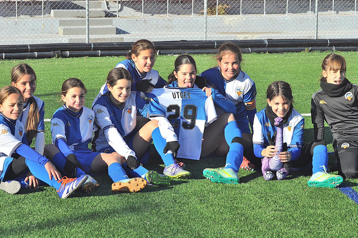 FutBaseCES's tweet image. 👏🏻 Espectacular jornada dels 𝗔𝗟𝗘𝗩𝗜𝗡𝗦 𝗙𝗘𝗠𝗘𝗡𝗜𝗡𝗦!

✅ Plena de victòries dels 4 alevins per signar un gran cap de setmana!

🔝 L’Aleví A i l’Aleví C són líders, mentre que l’Aleví B i l’Aleví D estan a la zona alta amb un gran nivell

#FutBaseCES