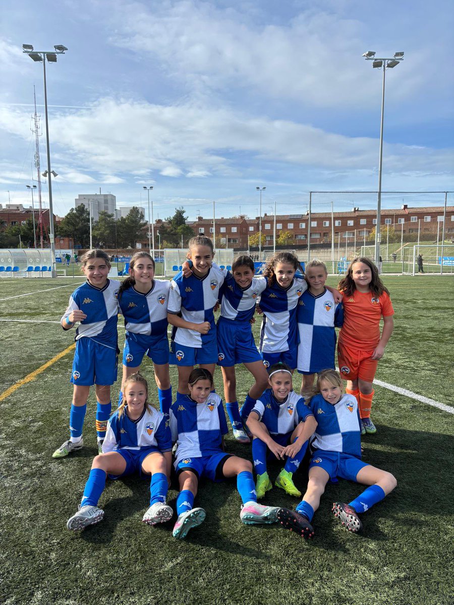 FutBaseCES's tweet image. 👏🏻 Espectacular jornada dels 𝗔𝗟𝗘𝗩𝗜𝗡𝗦 𝗙𝗘𝗠𝗘𝗡𝗜𝗡𝗦!

✅ Plena de victòries dels 4 alevins per signar un gran cap de setmana!

🔝 L’Aleví A i l’Aleví C són líders, mentre que l’Aleví B i l’Aleví D estan a la zona alta amb un gran nivell

#FutBaseCES