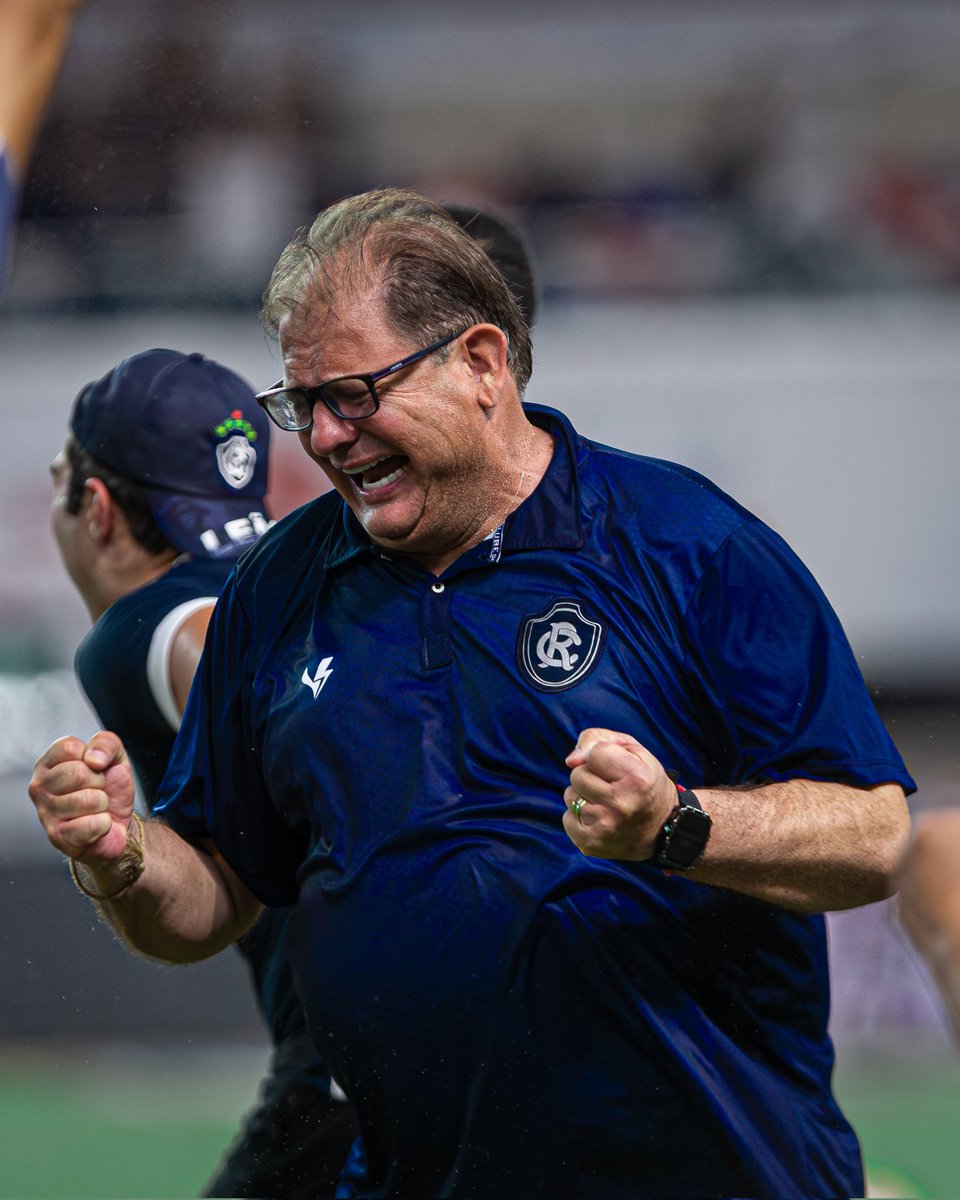 ClubeDoRemo's tweet image. GUTO FERREIRA! 🦁💙

A emoção do homem que comandou o Clube do Remo de volta a Série 🅰️

📸 Samara Miranda / Remo

#OReiDaAmazônia