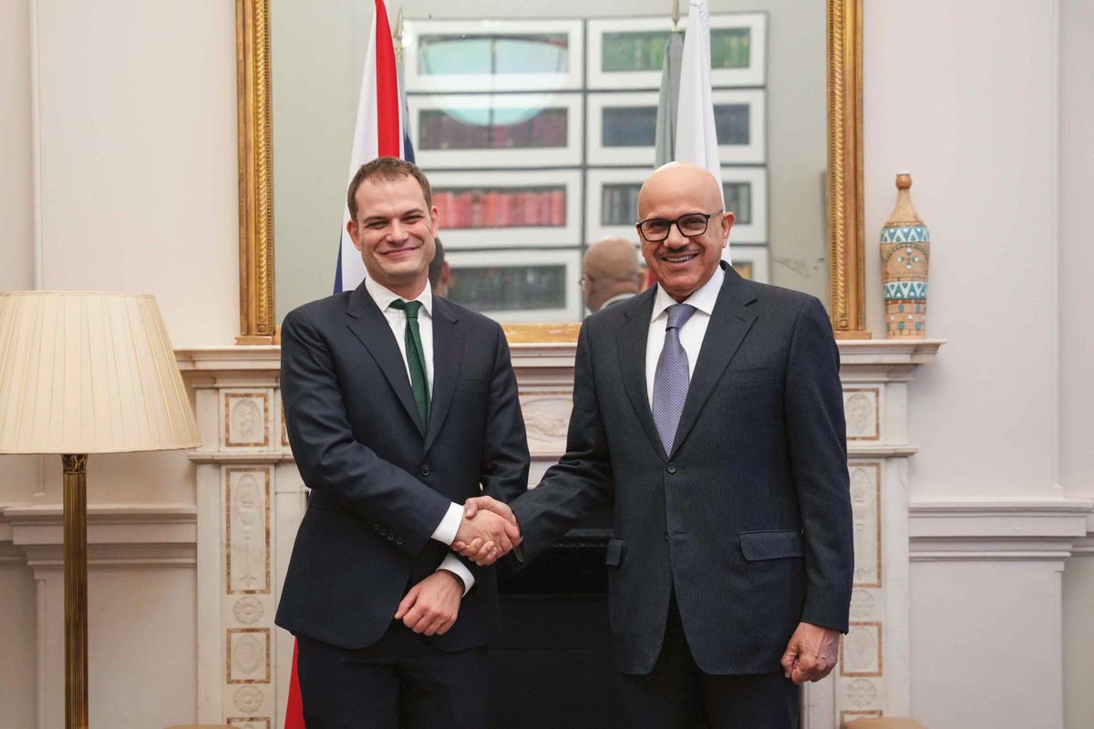 bahdiplomatic's tweet image. وزير الخارجية يجتمع مع وزير الدولة لشؤون الشرق الأوسط وشمال أفريقيا وأفغانستان وباكستان في وزارة الخارجية البريطانية

bit.ly/4ikqj0K