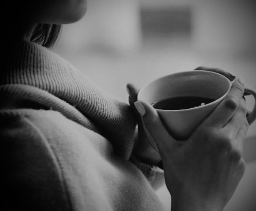 -

- يليق فيّك الهدوُء .. وكأنك خُلقت من طمأنينة 🩶.

-