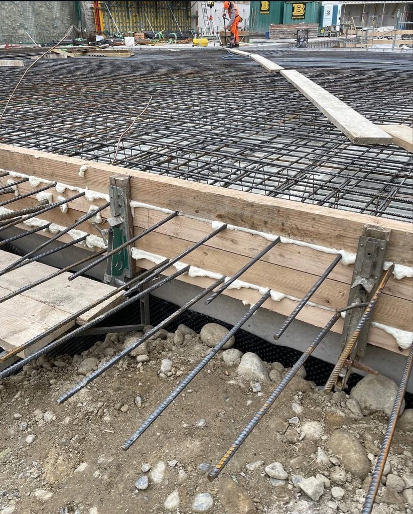 MichaelJavier36's tweet image. Progress in motion. Every brick, every beam, every detail, coming together one step at a time..
#ConstructionLife #BuildingProgress