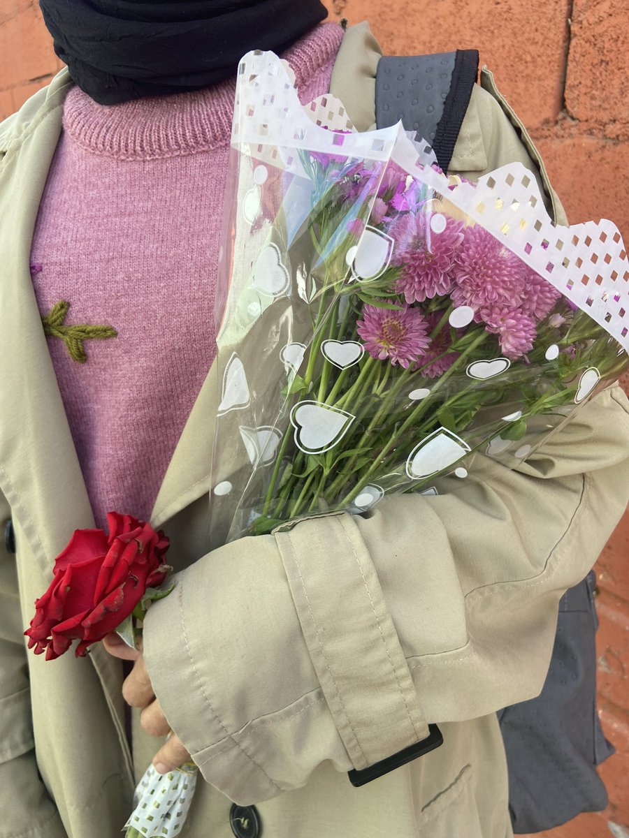 Bunca yıllık ömrümde ilk defa çiçek aldım nasıl taşınıyordu ? :)