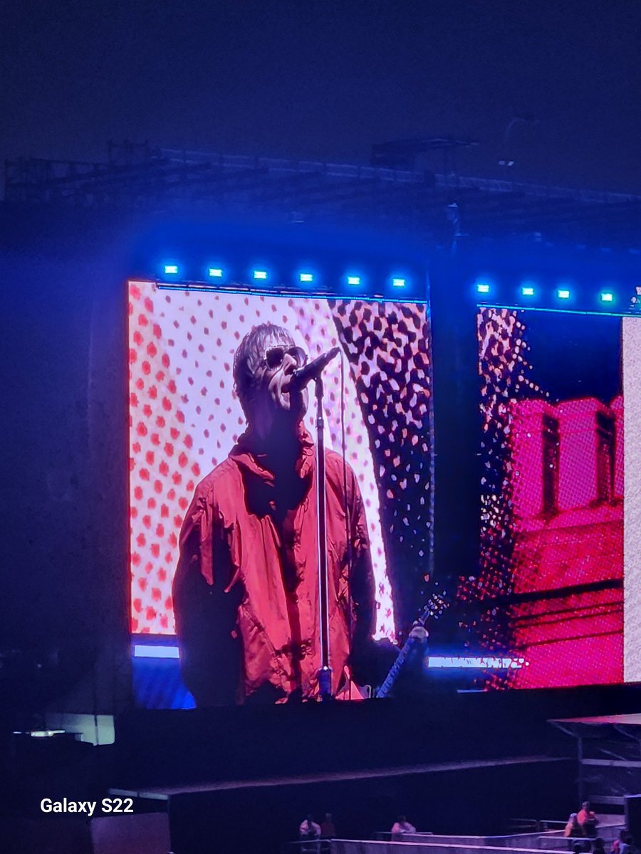 Robb4_'s tweet image. O show do Oasis de ontem foi papo de chorar umas 3x igual criança