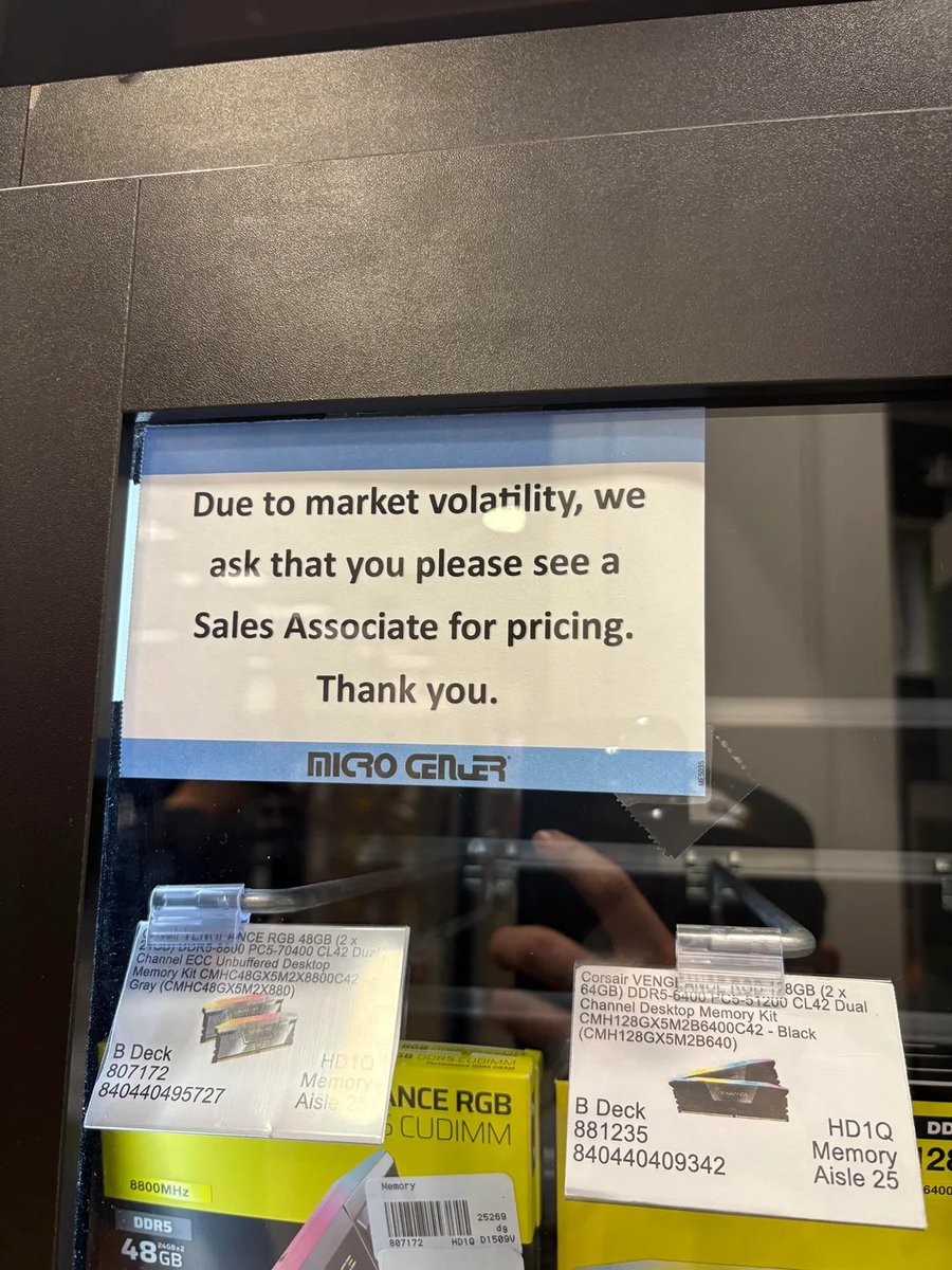 NotAStarFish0_o's tweet photo. Its like being at a seafood restaurant and seeing “market price” on the menu https://t.co/tpen4BXAT1