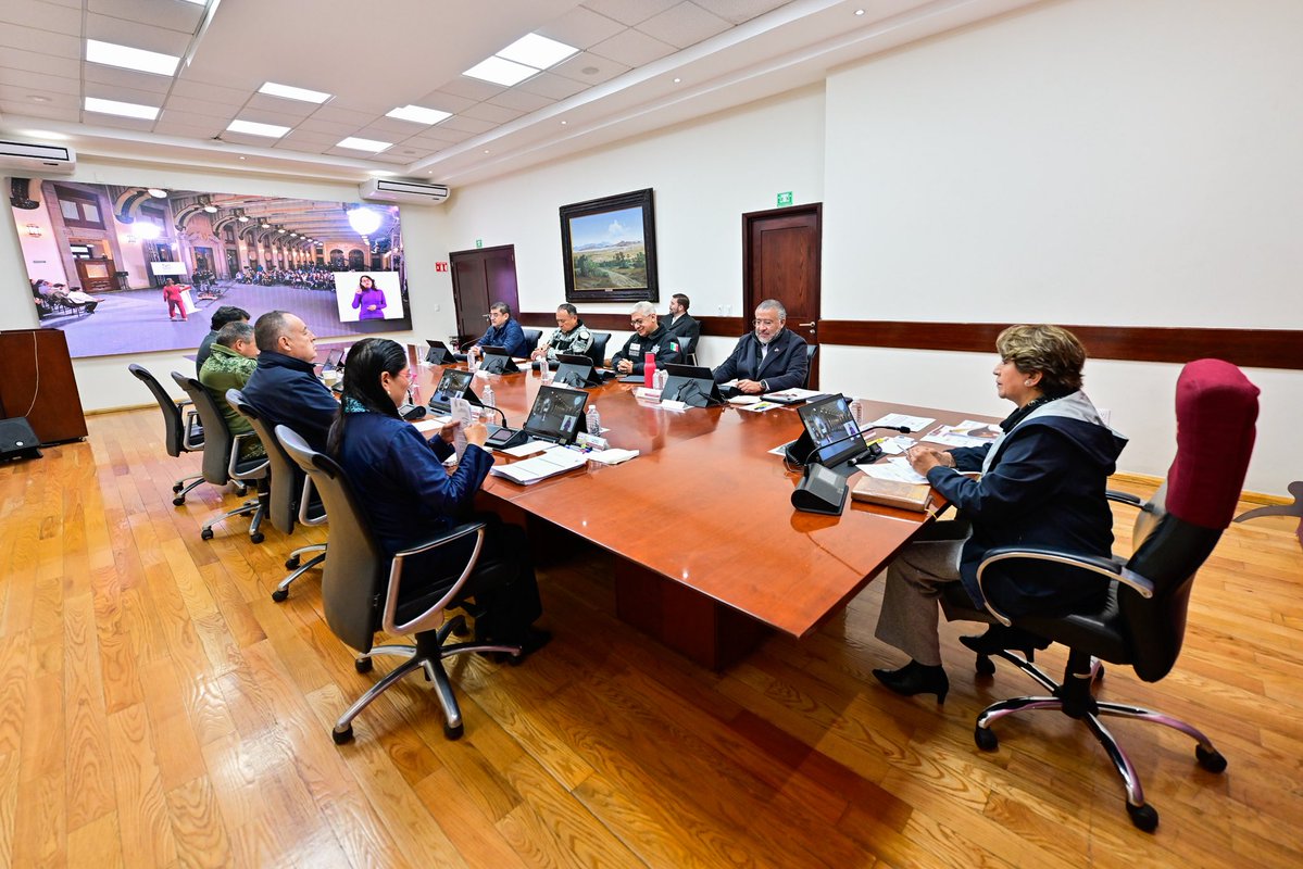 delfinagomeza's tweet image. Desde la Mesa de Paz trabajamos en coordinación para efectuar permanentemente estrategias y acciones a fin de seguir avanzando en la seguridad para los habitantes del #Edoméx. 
#ElPoderDeServir