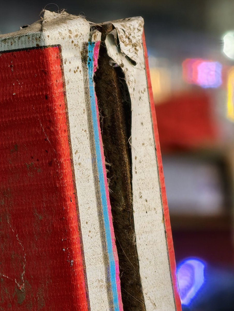 Trolling_isart's tweet image. 10x shot in NIGHT 😳
Meanwhile S25 Ultra &amp;amp; iPhone 17PM still doing potty art in low-light mode 💀
Got the X300 Pro and suddenly my ₹1.8L iPhone became a table decoration piece 😂📸