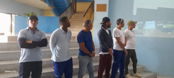 Brigada de linieros  de la hermana provincia de Las Tunas que laboraron en la recuperación  de municipios afectados por el Huracán Melissa.  El agradecimiento de nuestro pueblo por la heroicidad demostrada por estos días. Gracias hermanos.... #GenteQueSuma #JuntosPodemosMás