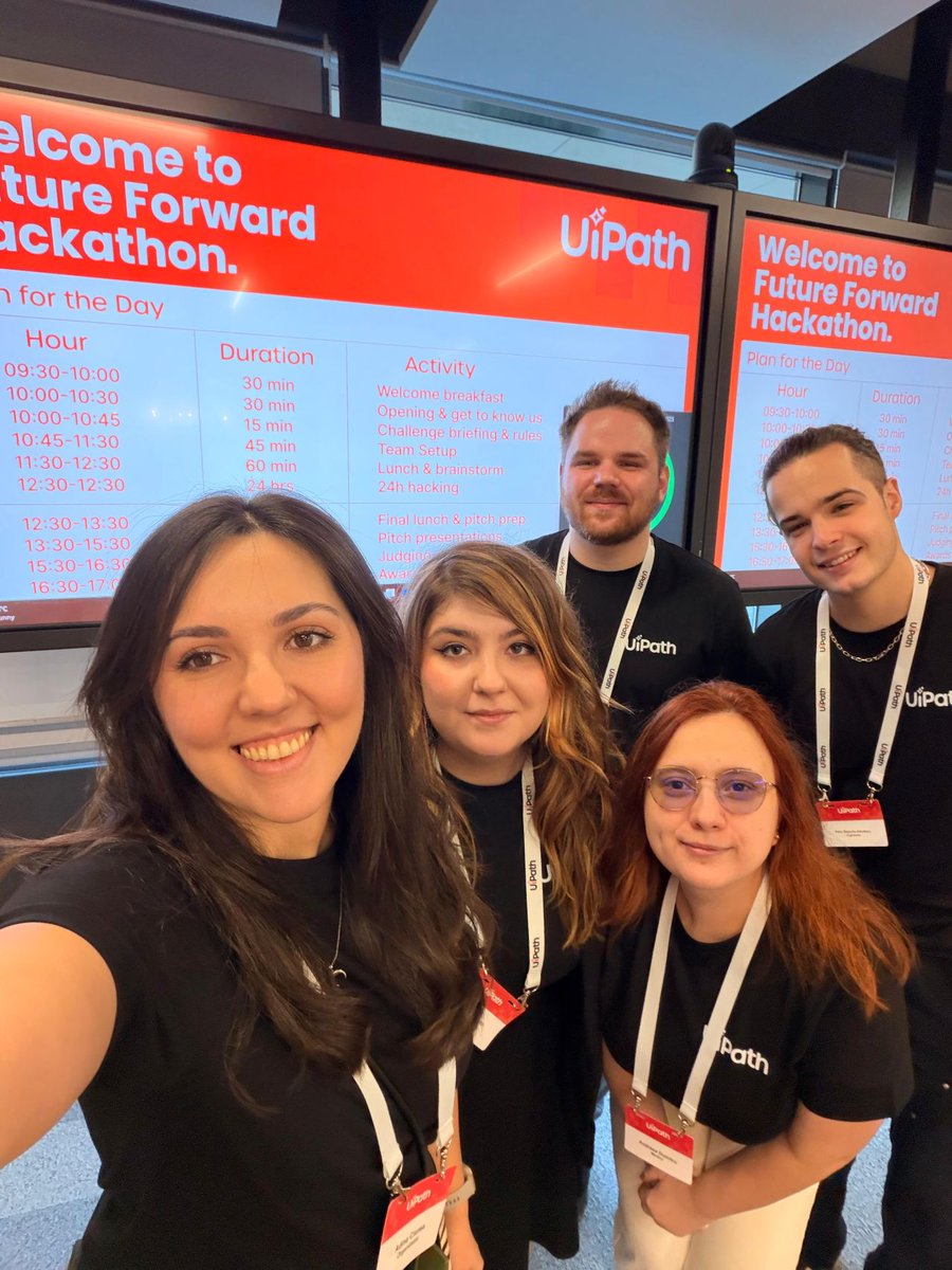 UiPath's tweet image. We brought curiosity, creativity, &amp;amp; code together at our first-ever #UiPathFutureForwardHackathon in Bucharest. 👨‍💻✨

40+ students teamed up with 15+ UiPath mentors &amp;amp; judges to build the agents of tomorrow - from tools that track competitors to smarter eCommerce &amp;amp; fairer flight…