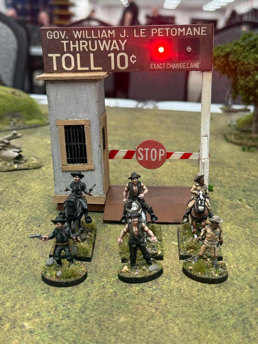 God, I so want to order this and slip it into my wife's Dickens-themed Christmas village.  Somebody's gotta go back and get a shitload of dimes!