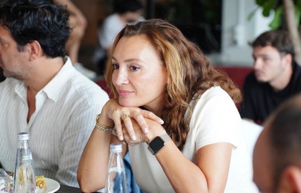 l7ive_'s tweet image. بهادير؟ انسحب من مسلسله 
ادهم؟ قاعد يقدم حلقات سيئه
بوزداغ؟ فشل مع أورهان 
توبراك؟ مسحوب عليه 
جوكهان؟ فشل بعد الحفره 

لذلك سيما إرغينكون هي افضل كاتبه حاليا بجميع مسلسلاتها ماراح تخذلك أبدا من اختيار الأبطال او قصه المسلسل تقدم لك مسلسل من العيار الثقيل🐐