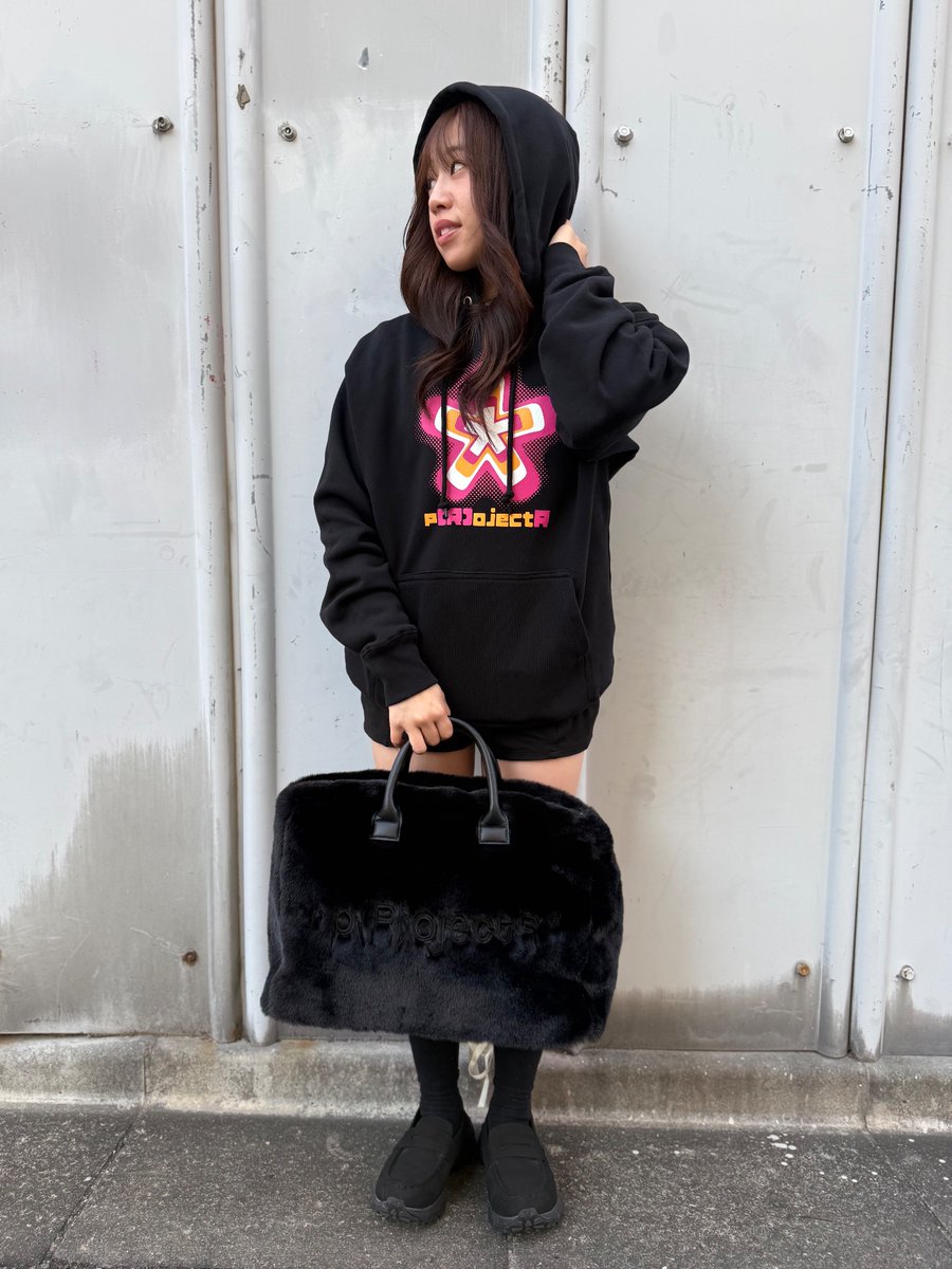 vertical_garage's tweet image. 【*p(R)ojectR®】
2025 FALL/WINTER COLLECTION DELIVERY 02 

■ITEM LINE-UP
Logo EMB 2way Fake Fur Bag
PRICE:￥16,500
COLOR：Black
SIZE：Free

【ONLINE】
verticalgarage.jp/item/detail/1_…

#THERAMPAGE 
#projectr
@therampagefext 
@projectr___