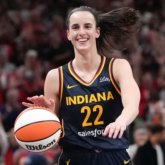TheDunkCentral's tweet image. USA Women’s National Team Training Camp Roster:

Caitlin Clark
Juju Watkins 
Paige Bueckers
Angel Reese 
Cameron Brink
Jackie Young
Kahleah Copper
Kelsey Plum
Rickea Jackson
Aliyah Boston
Brittney Griner
Sonia Citron
Kiki Iriafen
Veronica Burton
Chelsea Gray
Dearica Hamby
Brionna…