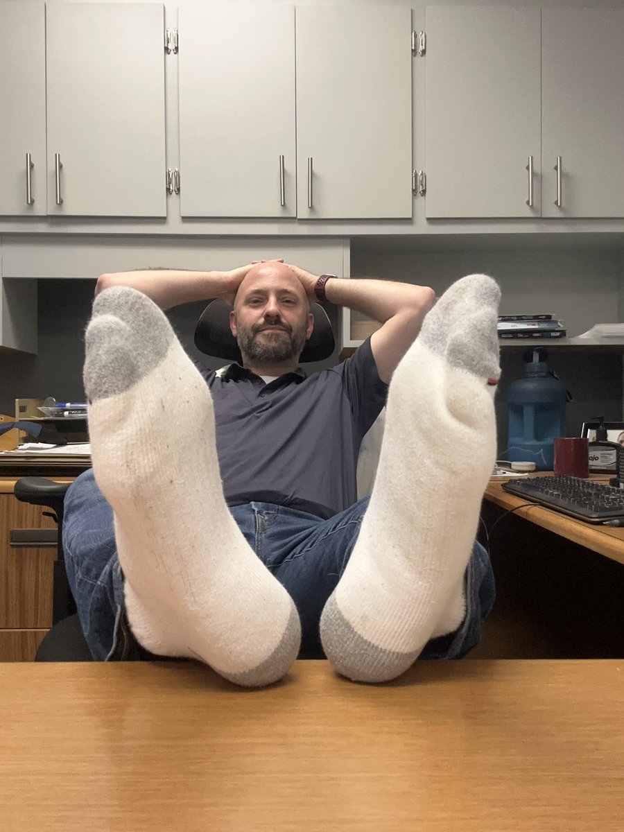 AaronWSocks's tweet image. Let’s start the week off right 😉😈