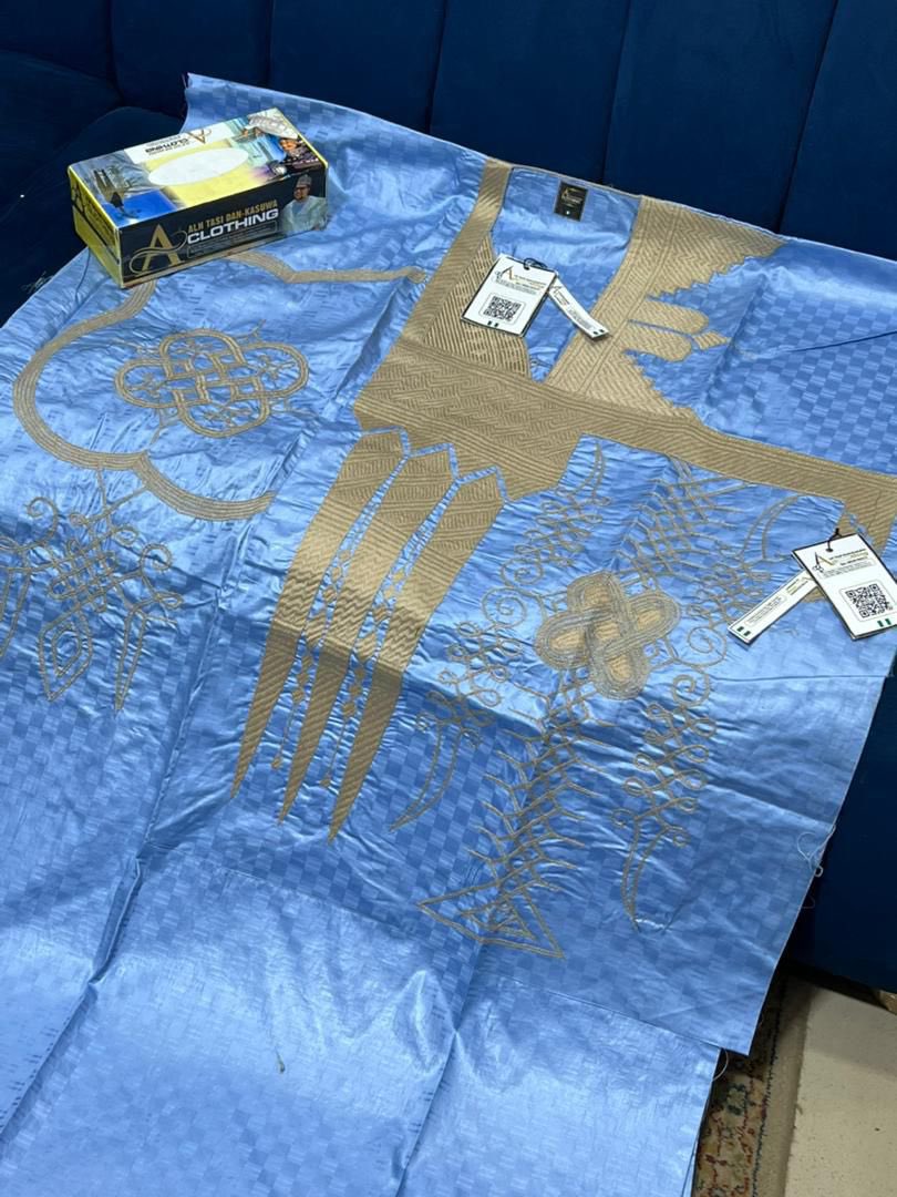 abson_g's tweet image. Readymade Babban-Riga  (Aska Design)
 
Available ✨ 

Price: 85k 

Dm/☎️: 07060727453

📍 Zaria, Nigeria

Nationwide/ Worldwide Delivery 🌎📦 

Please repost