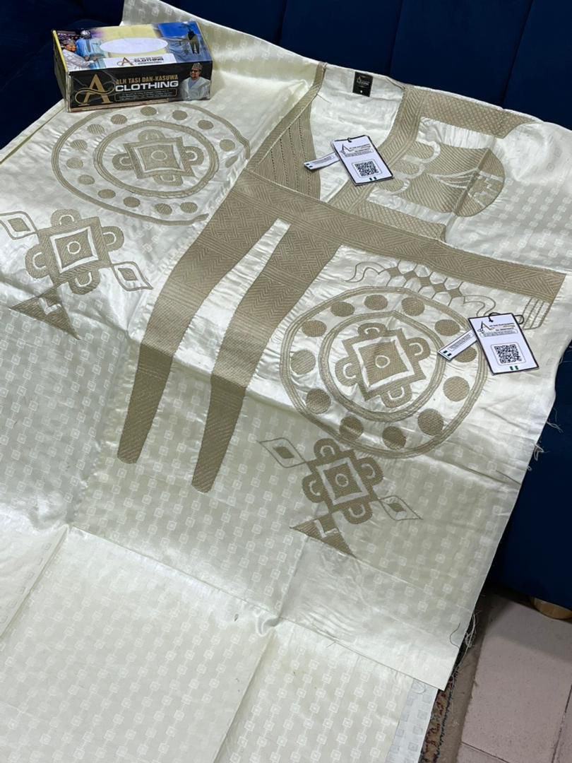 abson_g's tweet image. Readymade Babban-Riga  (Aska Design)
 
Available ✨ 

Price: 85k 

Dm/☎️: 07060727453

📍 Zaria, Nigeria

Nationwide/ Worldwide Delivery 🌎📦 

Please repost