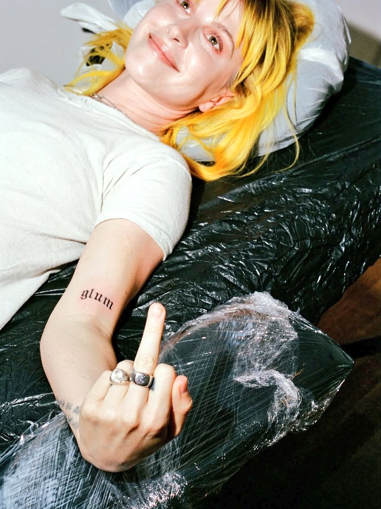 hayleysoutfits's tweet image. &quot;unfortunately, I will always write devastating sh*t&quot; - hayley williams