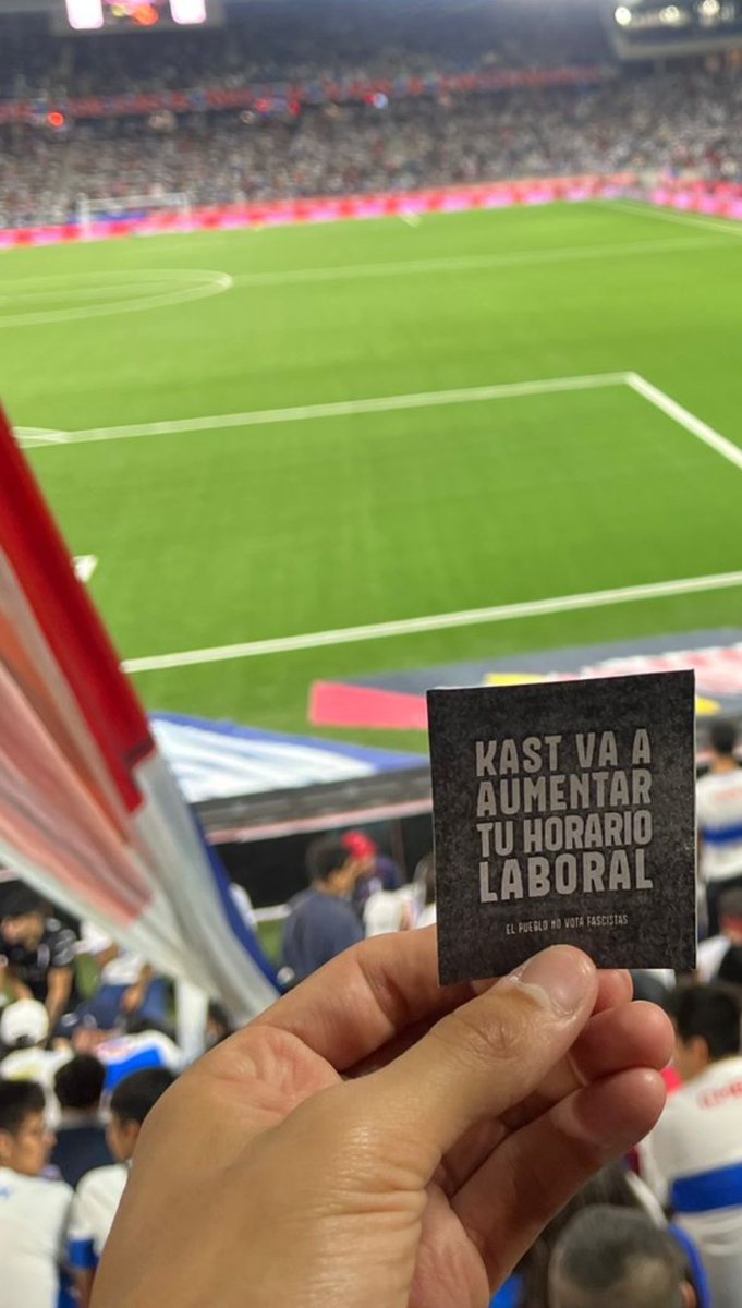 🔴 Ayer en el Estadio El Teniente de Rancagua, hubierón Manifestaciones en contra de José Antonio Kast

🔴 Tanto las barras de Colo Colo, La U y la UC estan unidas en el Sentir Antifascista

#VamosLaU
#LosCruzados
#VamosColoColo 

LA DEMOCRACIA SE DEFIENDE
#Jara2026