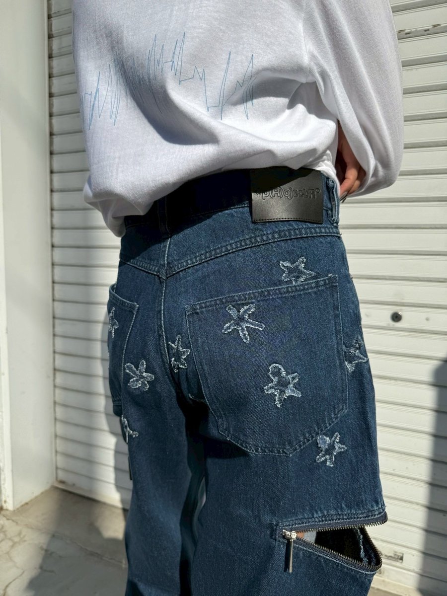 vertical_garage's tweet image. 【*p(R)ojectR®】
2025 FALL/WINTER COLLECTION DELIVERY 02 

■ITEM LINE-UP
Patch Denim Pants
PRICE:￥27,500
COLOR：Indigo/Black
SIZE：S/M/L/XL

着用サイズM
スタッフ身長161cm

【ONLINE】
verticalgarage.jp/item/detail/1_…

#THERAMPAGE #projectr
@therampagefext 
@projectr___