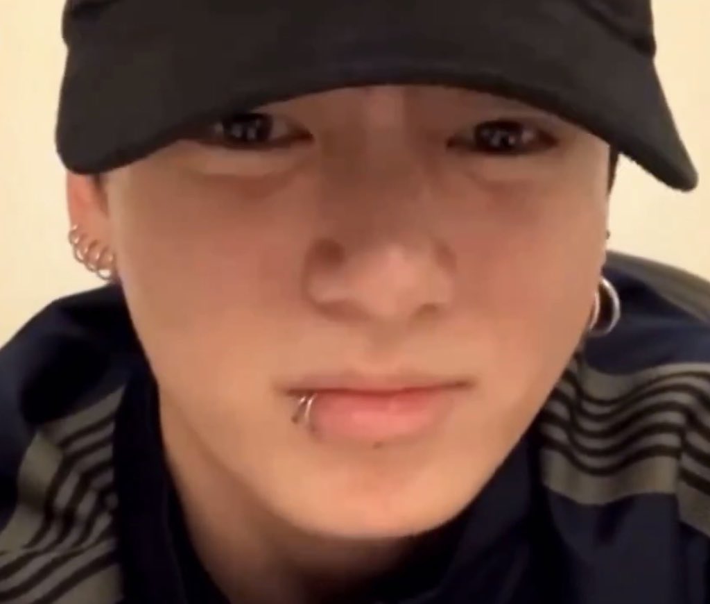 marmkive's tweet image. the 😠 saga continues and it’s actually the cutest thing ever