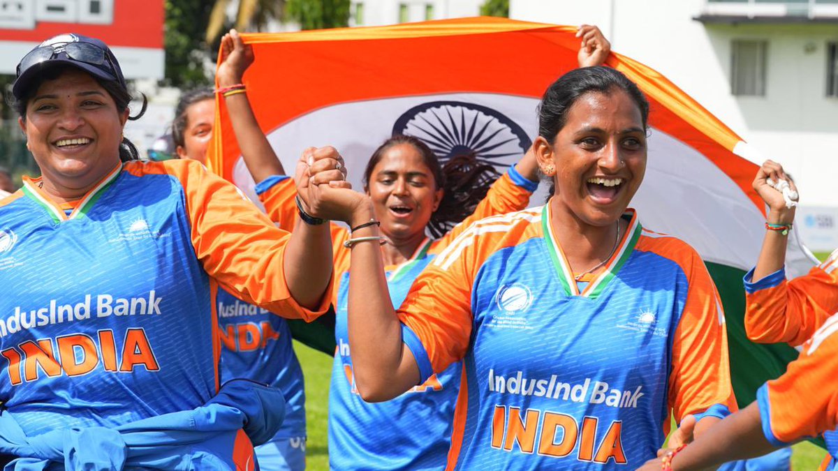 shetty_rishab's tweet image. Congratulations to India’s women’s blind cricket team for winning their first-ever T20 World Cup! Their incredible victory over Nepal is an inspiration to the nation, proving that vision, determination, and spirit can achieve anything. Proud moment for India! 🇮🇳

#T20WorldCup