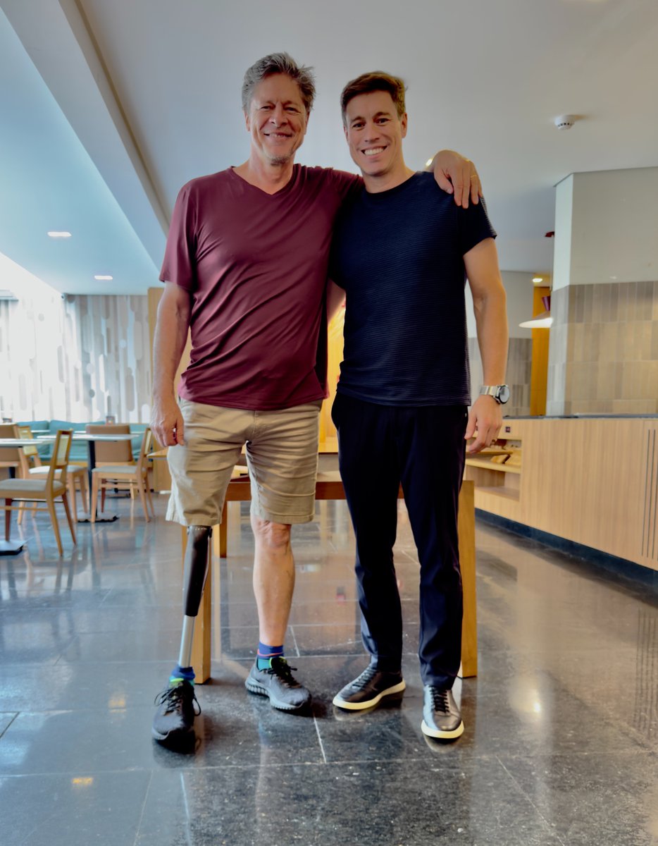 Ranimiro's tweet image. Que dia especial! Um almoço surpresa com meu filho querido, @lotufo, em São Paulo.
E eu ainda estava com minha C-LEG da @ottobockcare_brasil — motivo extra de alegria.
Te amo, filho.
Beijos do pai.

#pai #papai #filhote #paisefilhos #filhoamado #amor #sorrisos #felicidades #filho