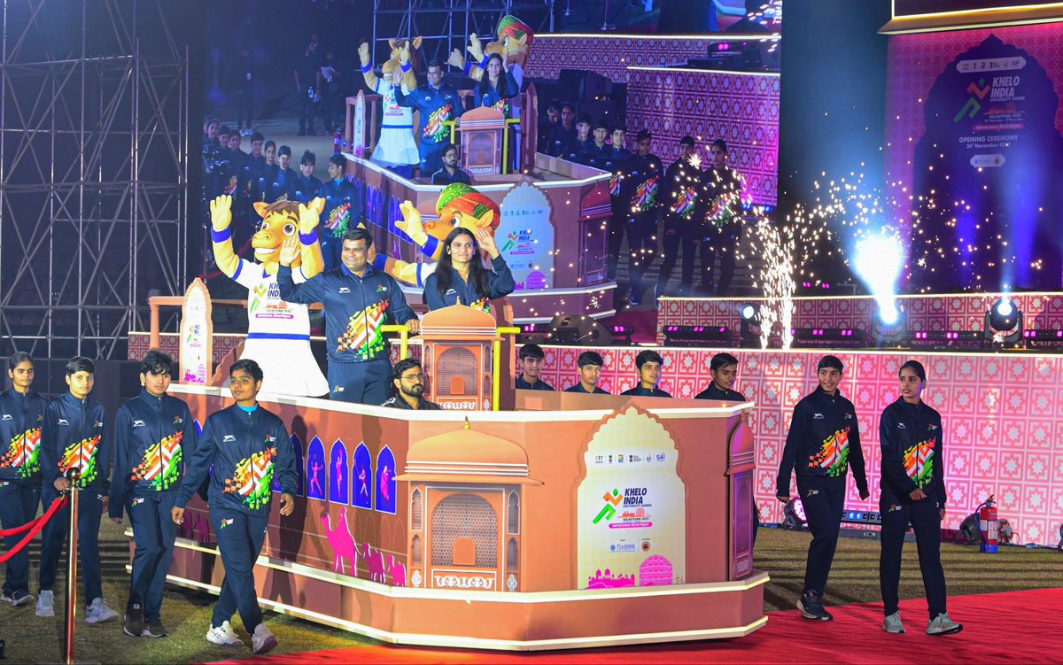 mansukhmandviya's tweet image. खेलेगा भारत, खिलेगा भारत!

आज राजस्थान में खेलो इंडिया यूनिवर्सिटी गेम्स 2025 के उद्घाटन में मुख्यमंत्री श्री @BhajanlalBjp जी के साथ शामिल हुआ।

प्रधानमंत्री श्री @NarendraModi जी के विजन के अनुसार, हम युवाओं की खेल प्रतिभा को नई ऊँचाइयों तक पहुँचाने और भारत को स्पोर्ट्स…