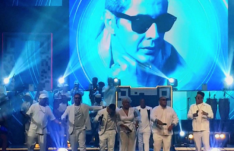 RP_OndaAlegria's tweet image. 🎬🎶| «Origen» de Eme Alfonso se alza como el Mejor Video del Año en los Lucas

ℹ️ Ampliamos la información en el sitio web de #RadioProgreso #LaOndaDeLaAlegría 🔗👇 radioprogreso.icrt.cu/origen-de-eme-…

#CubaEsCultura #MusicaCubana #videoclip #RadioCubana #SonidoParaVer #Noticias #Actualidad