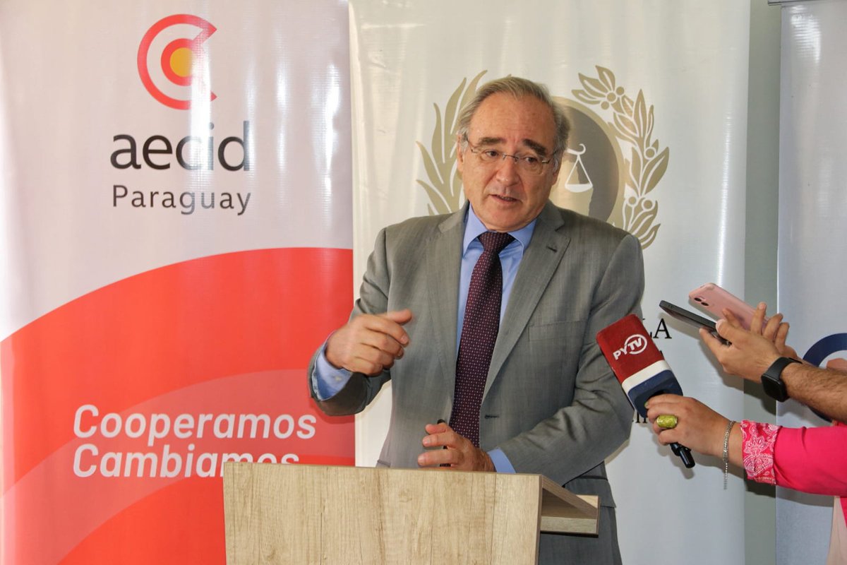 MDP_py's tweet image. También participaron representantes de @AECIDPARAGUAY, encabezados por Juan Pita y Mar Humberto, junto con la Directora Ejecutiva del @cej_py, María Victoria Rivas, quienes resaltaron la importancia de fortalecer un servicio esencial para personas en situación de vulnerabilidad.